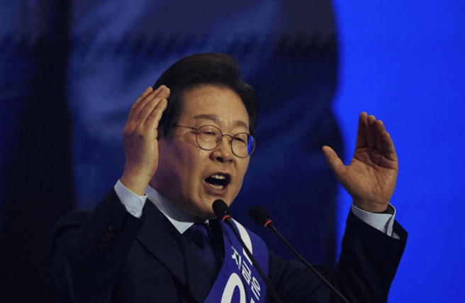 退选条件已定，李在明政敌闹崩，韩国选举变了天，保守阵营或分裂